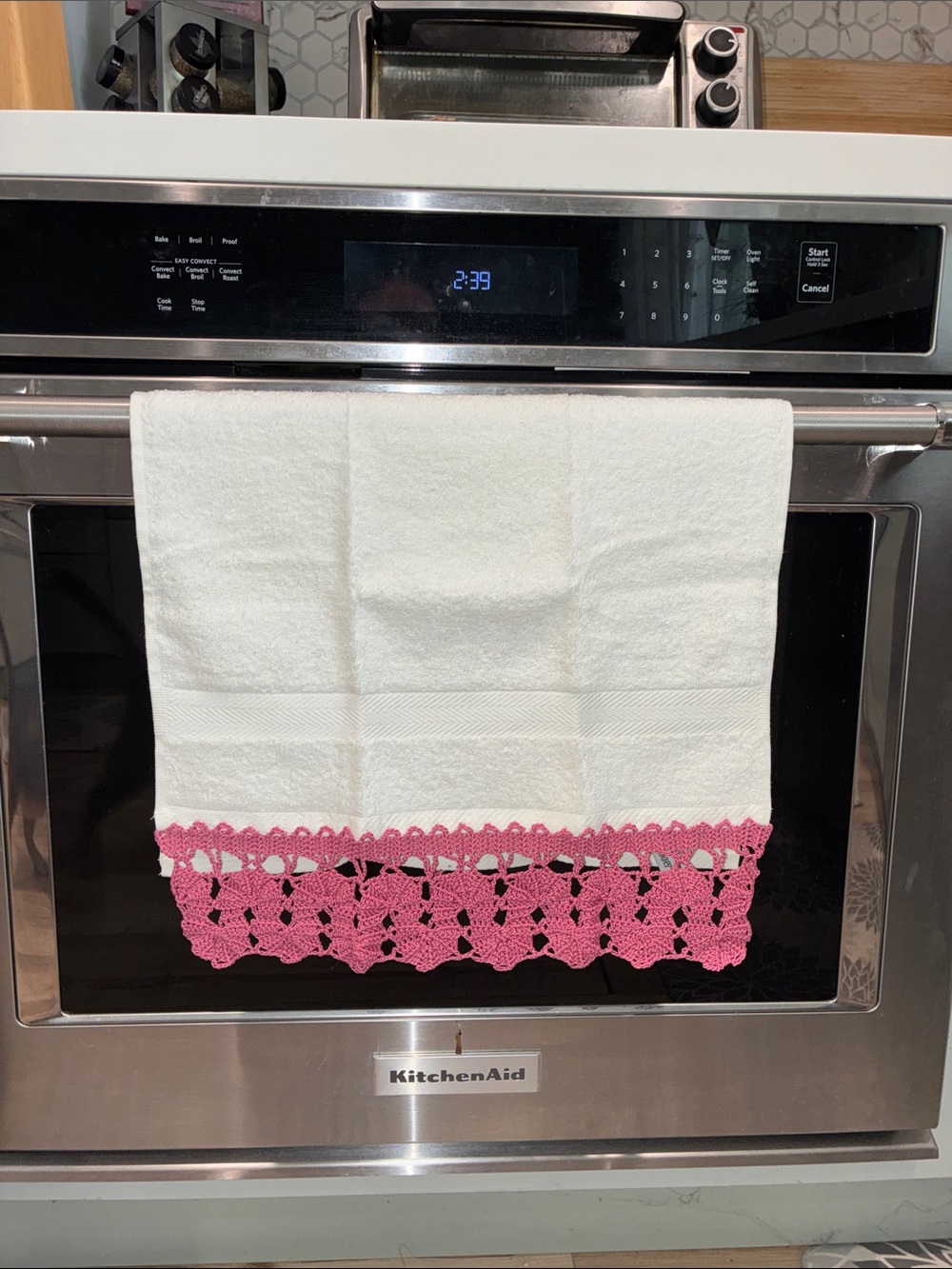 VINTAGE BATH TOWEL (NWOT) With Handmade Crocheted Pink Trim at the bottom. Nice!